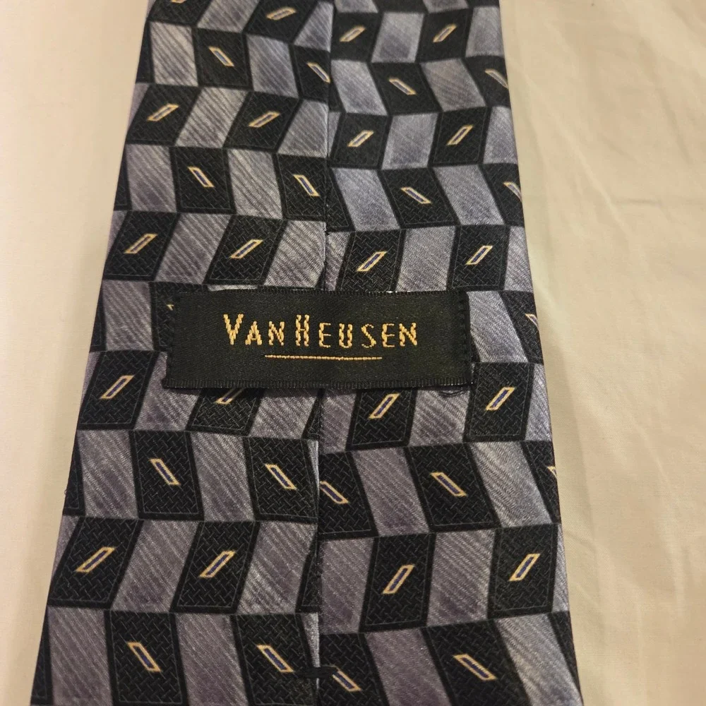 Vintage‎ Van Heusen 100% Silk Men's Neck Tie, Black Gray White
